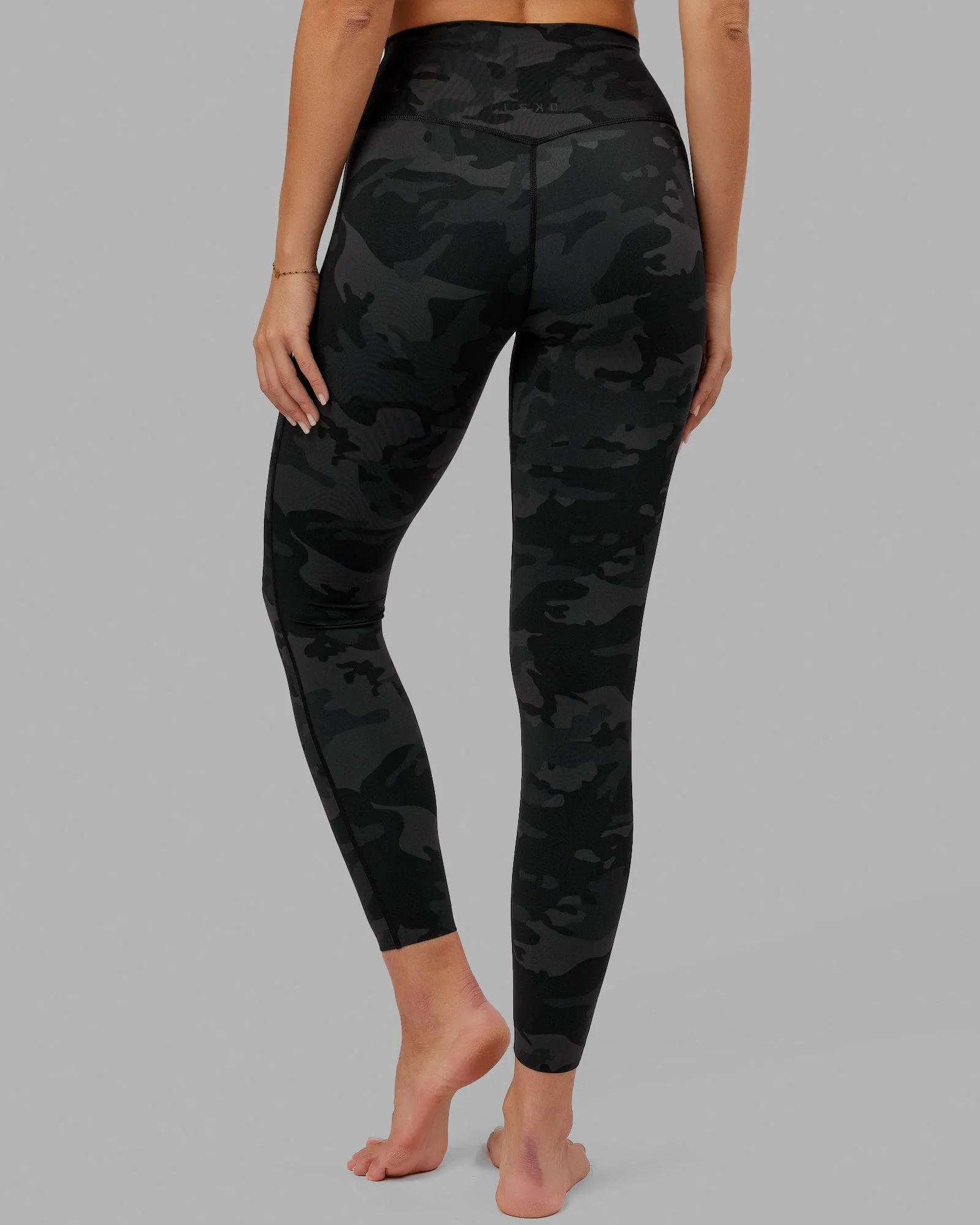 Elixir Full Length Leggings - Black Camo