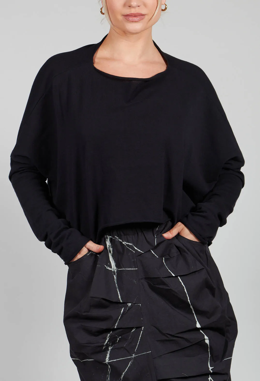 Externo Jumper in Off Black