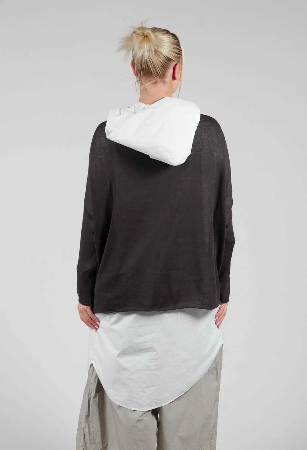 Scollo V Jumper in Charcoal