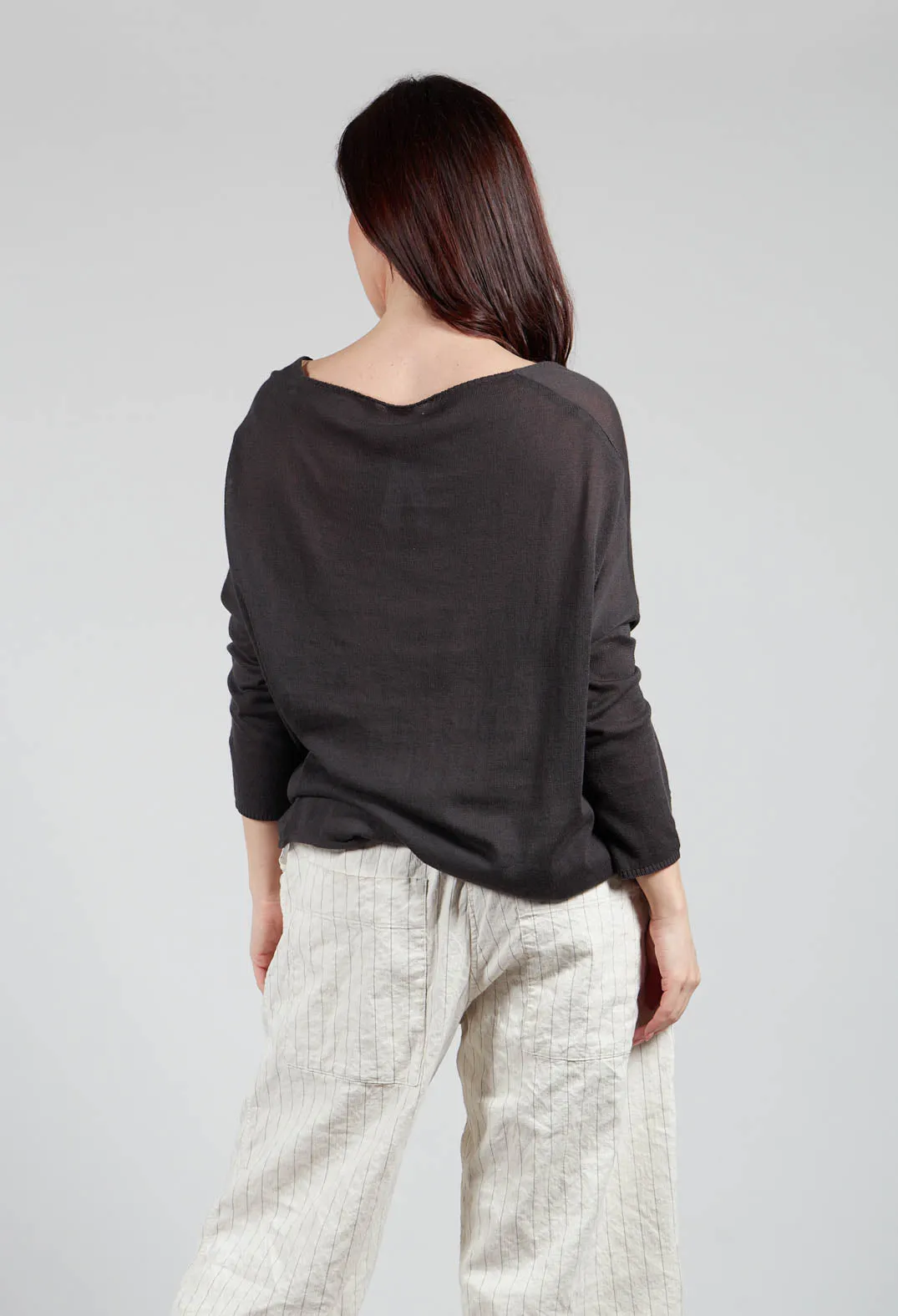 Scollo V Jumper in Charcoal