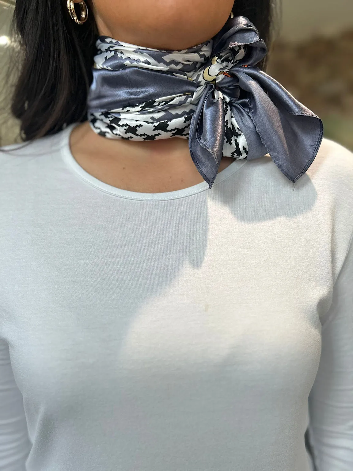 White Silk Style Dogtooth Link Scarf